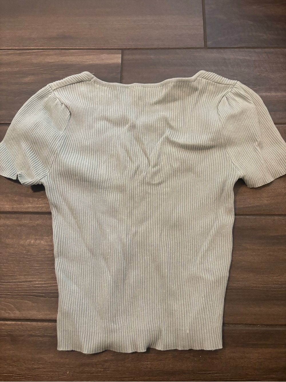 Light Gray Ribbed Knit V-Neck Top - Picture 4 of 4